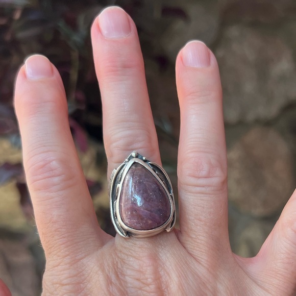 Acid Queen Ruby Oak Leaf Ring, Size 7.25 - Picture 3 of 14